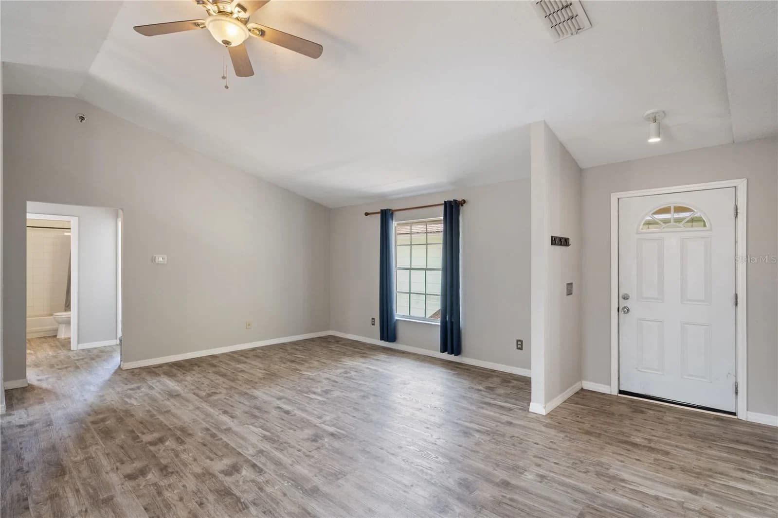 9848 PINEY POINT Circle, Orlando, FL 32825 3