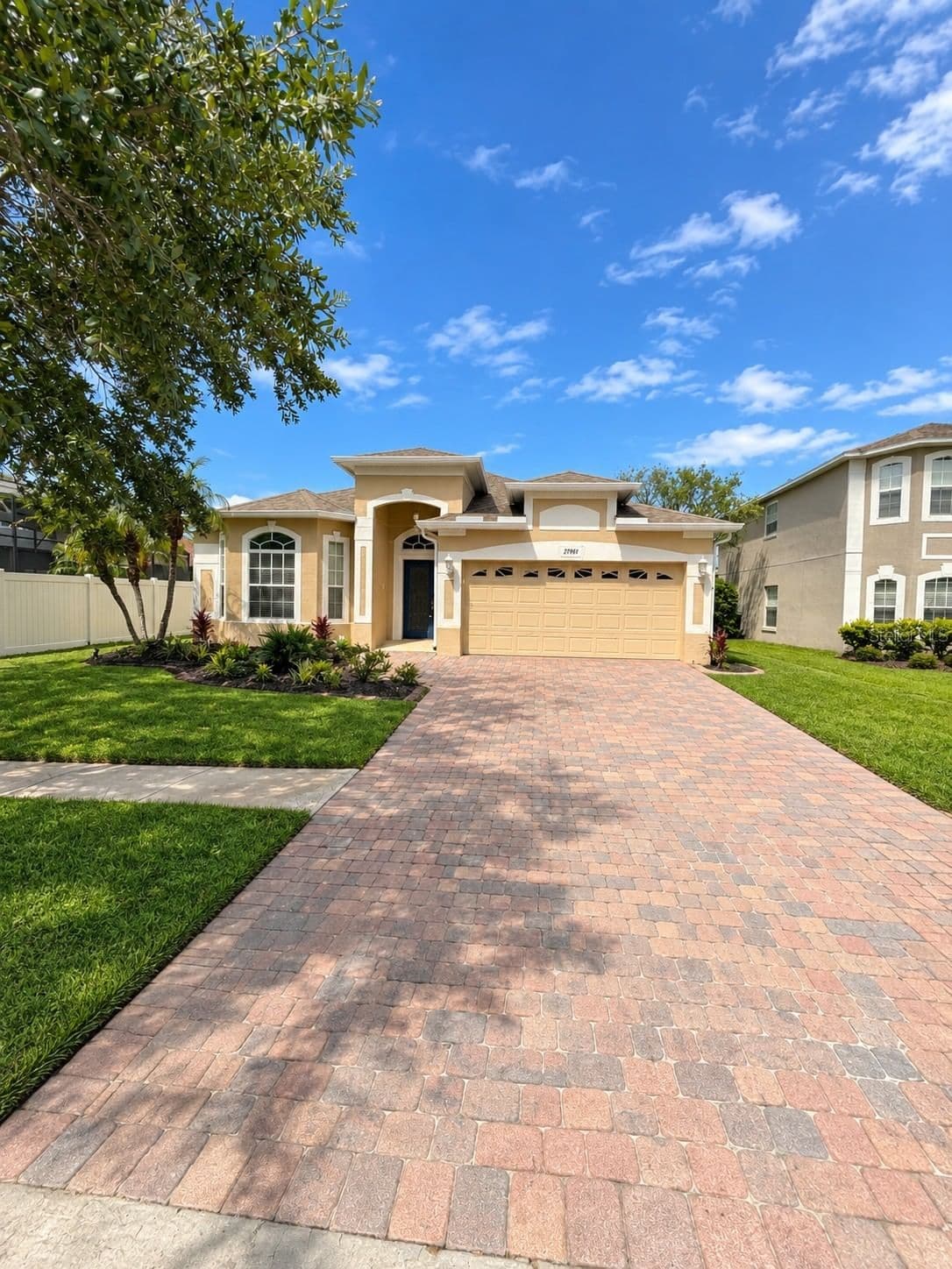 2742 DOVER GLEN Circle, Orlando, FL 32828