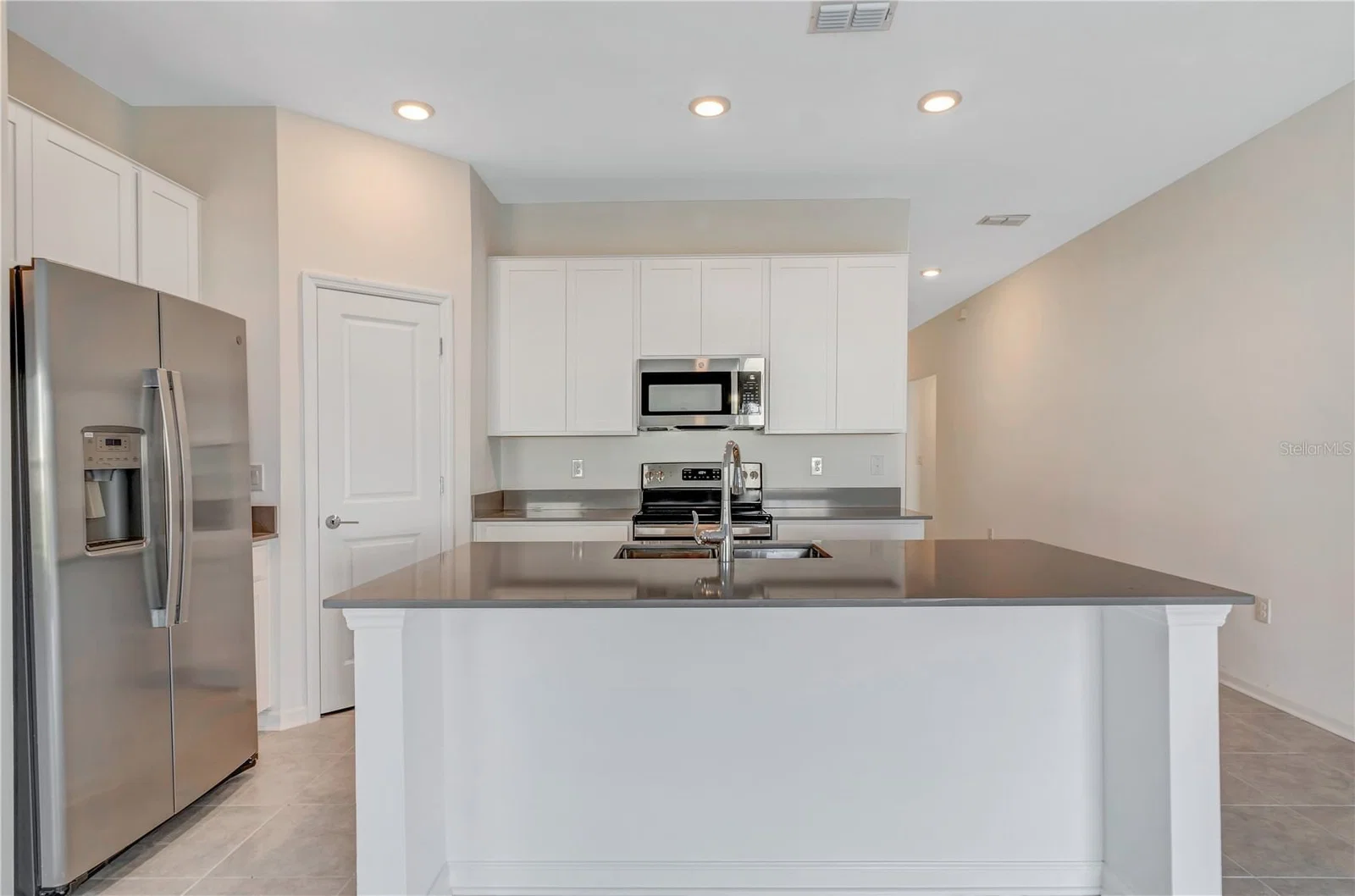 865 CITRUS RESERVE Boulevard 4