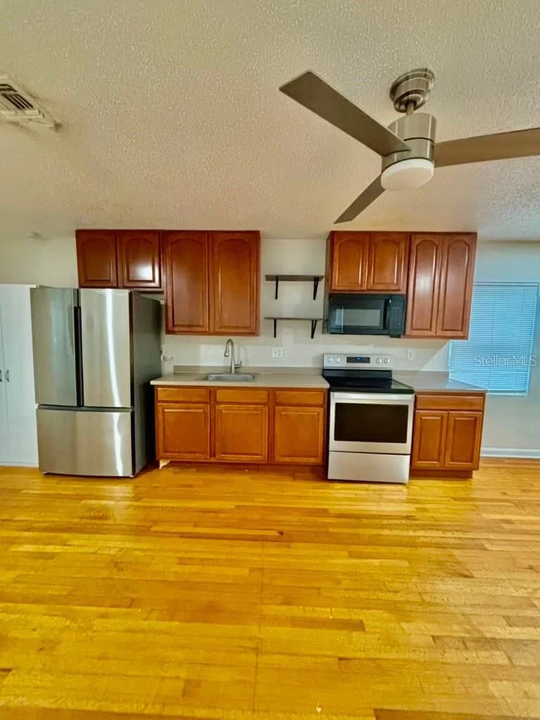 2394 ORANGE CENTER Boulevard 5