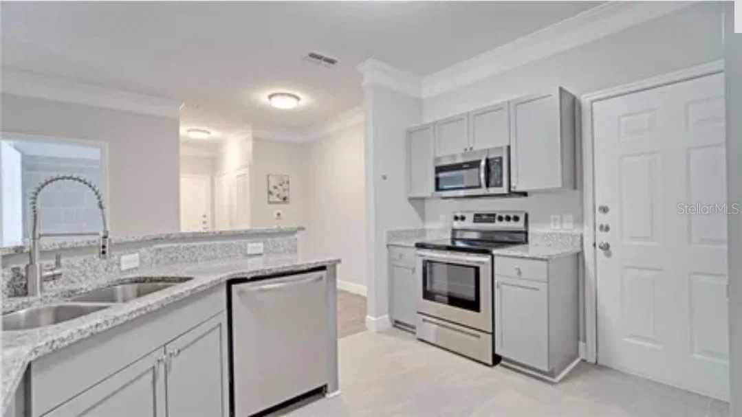 8824 VILLA VIEW Circle #108 5