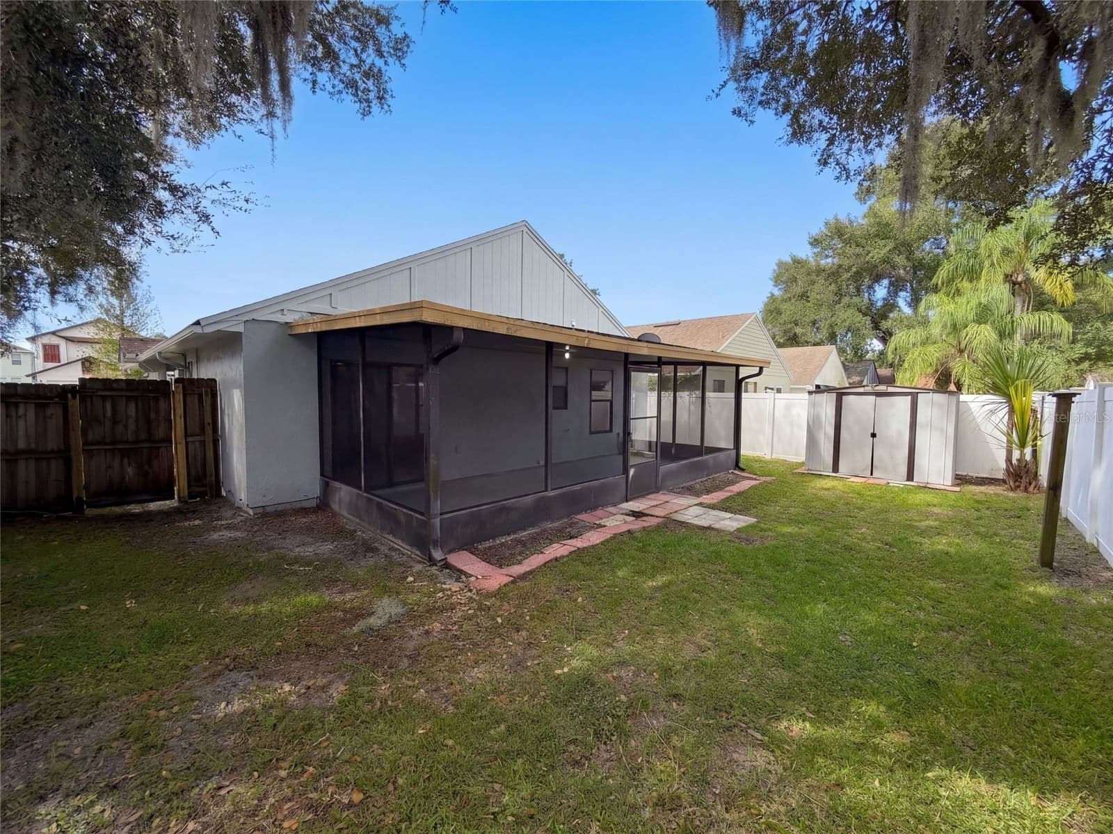 10033 CREEKWATER Boulevard 5
