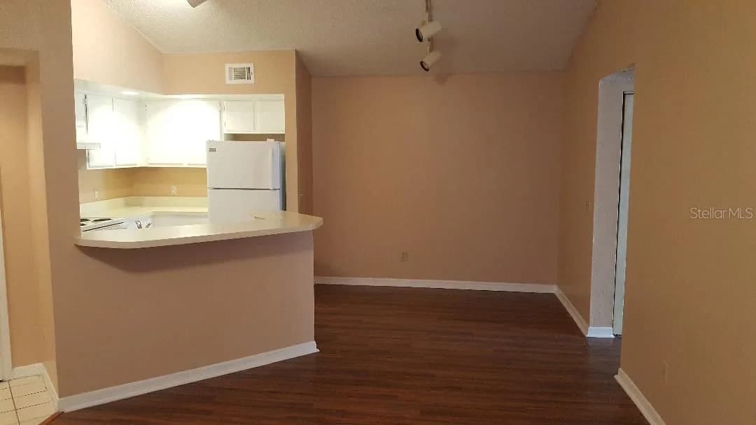 4528 COMMANDER Drive #2038 5