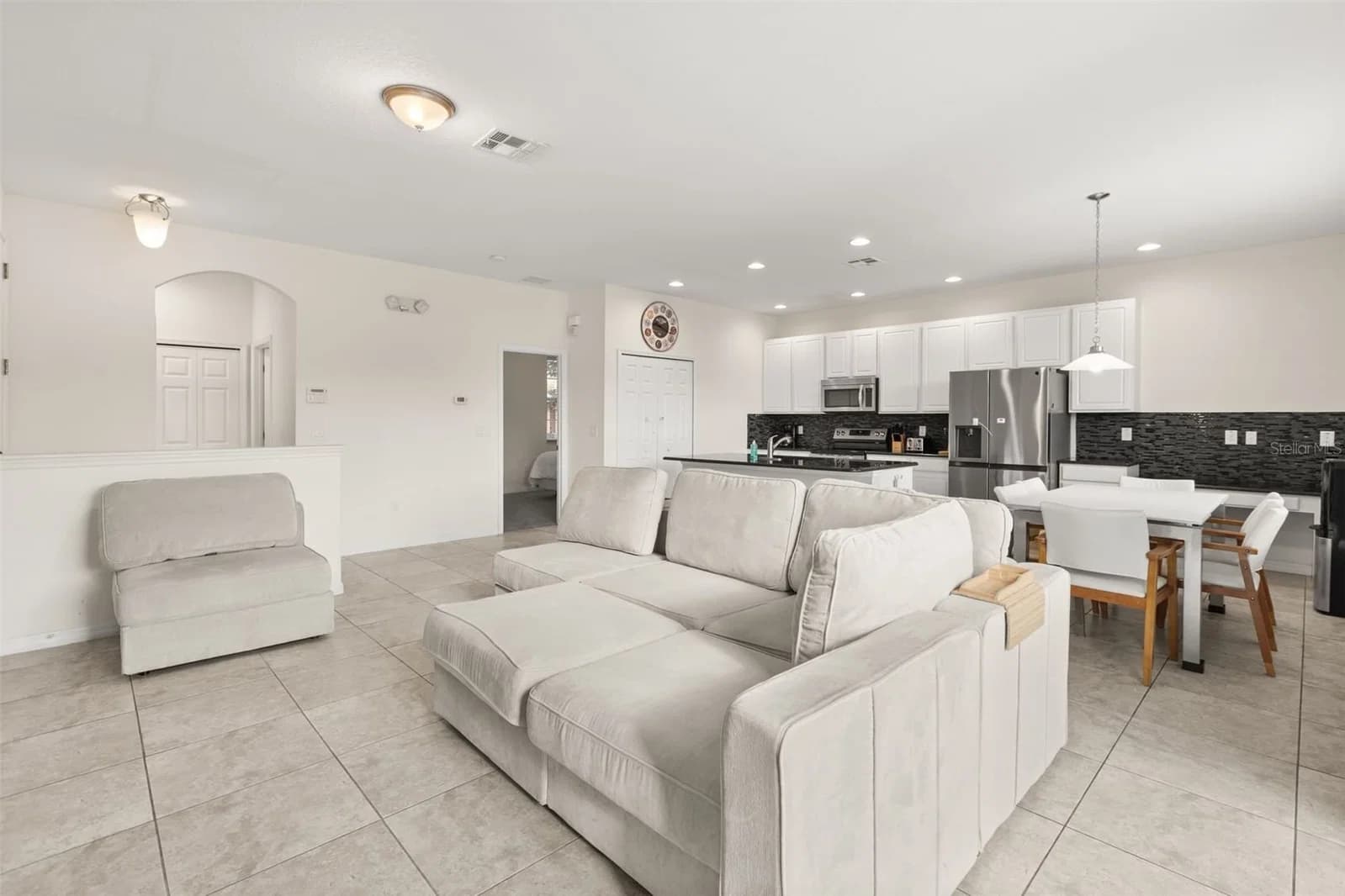 701 LAS FUENTES Drive 4