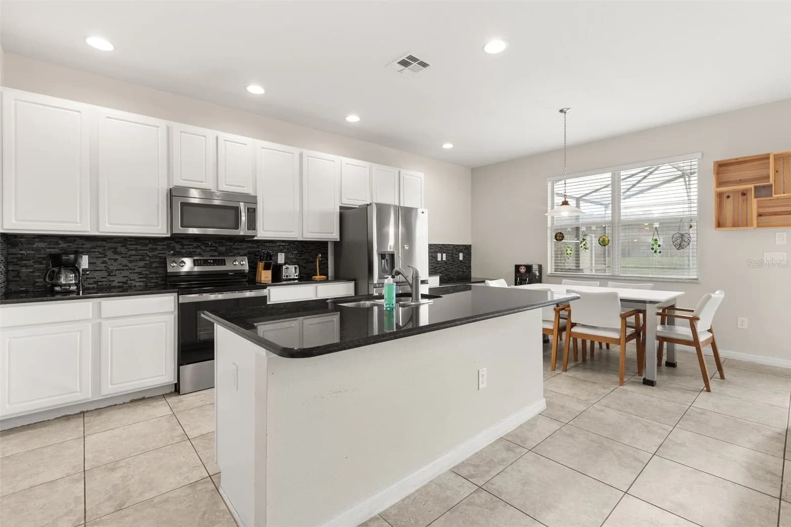 701 LAS FUENTES Drive 5