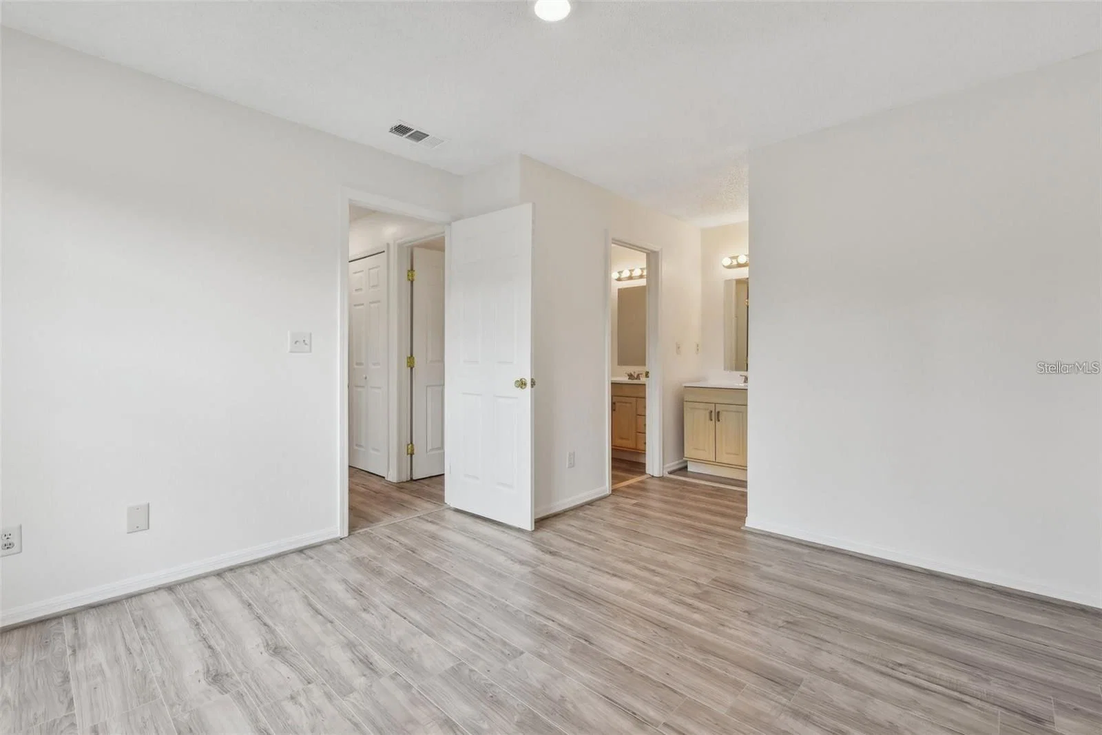 6088 WESTGATE Drive #201 5