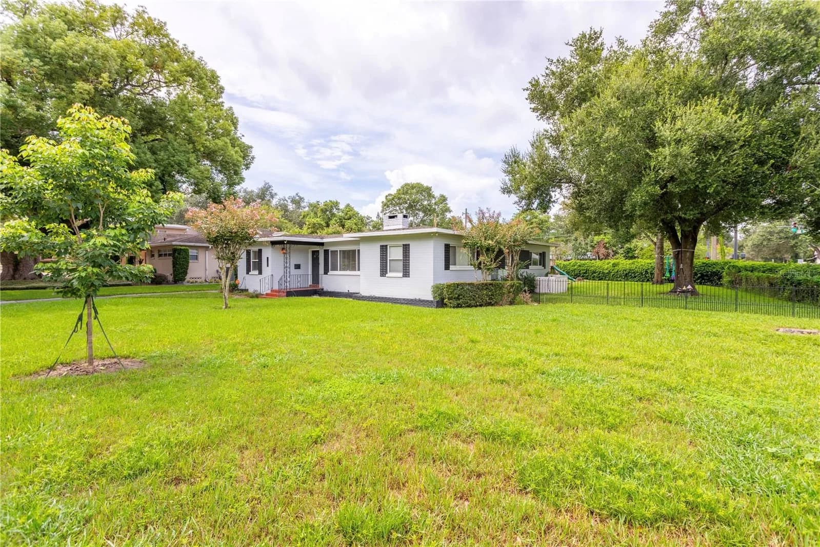 1200 AUSTIN Road 4