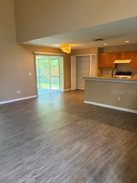 2014 STONE ABBEY Boulevard, Orlando, FL 32828 2