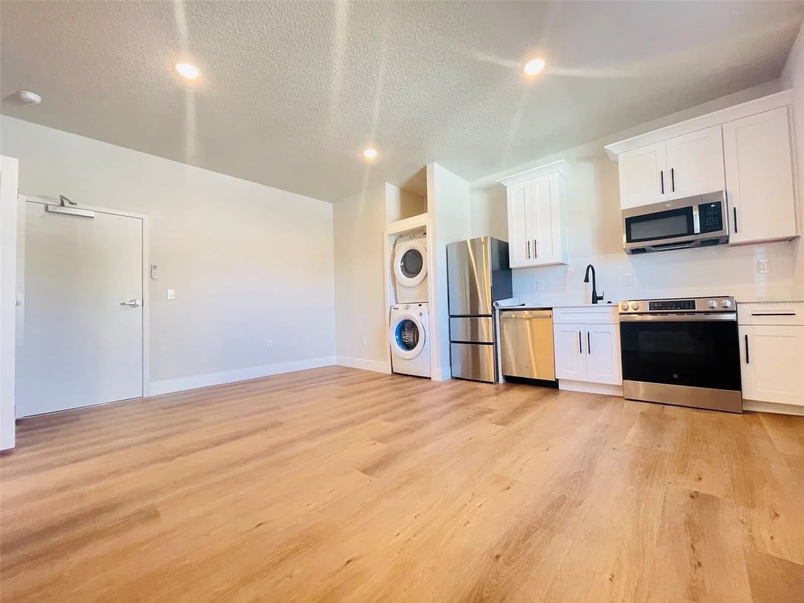 9 DARLINGTON Avenue #2A 5