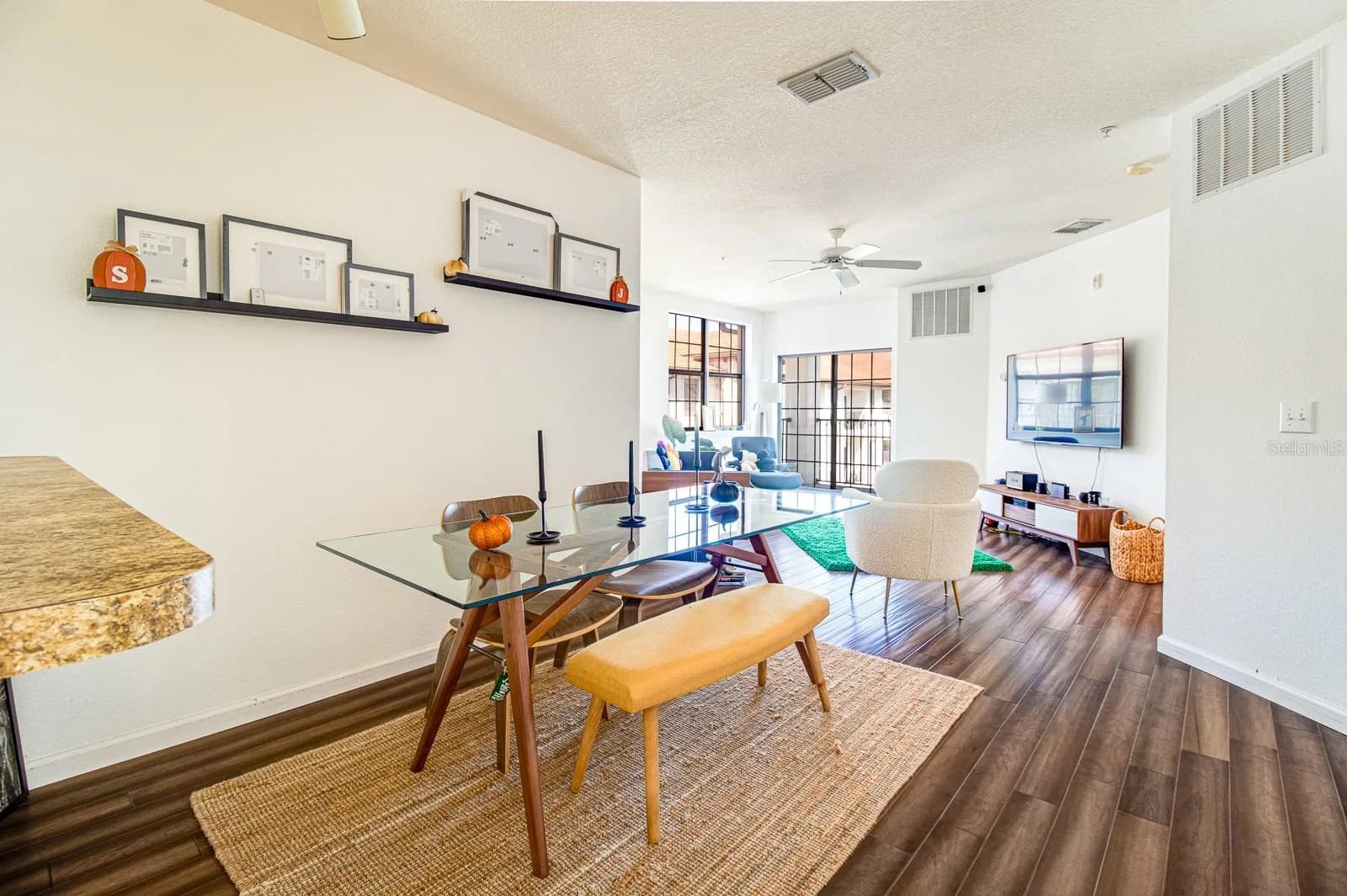 5550 MICHIGAN Street #2306 4