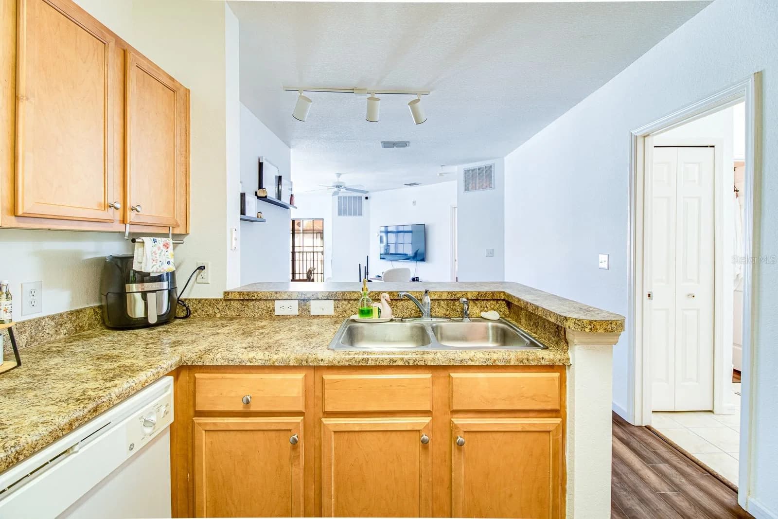 5550 MICHIGAN Street #2306 5