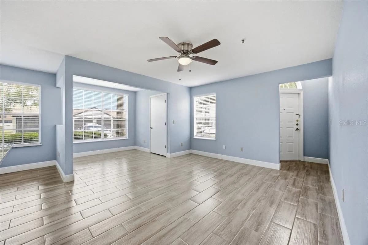 1612 COLUMBIA ARMS Circle #137 4