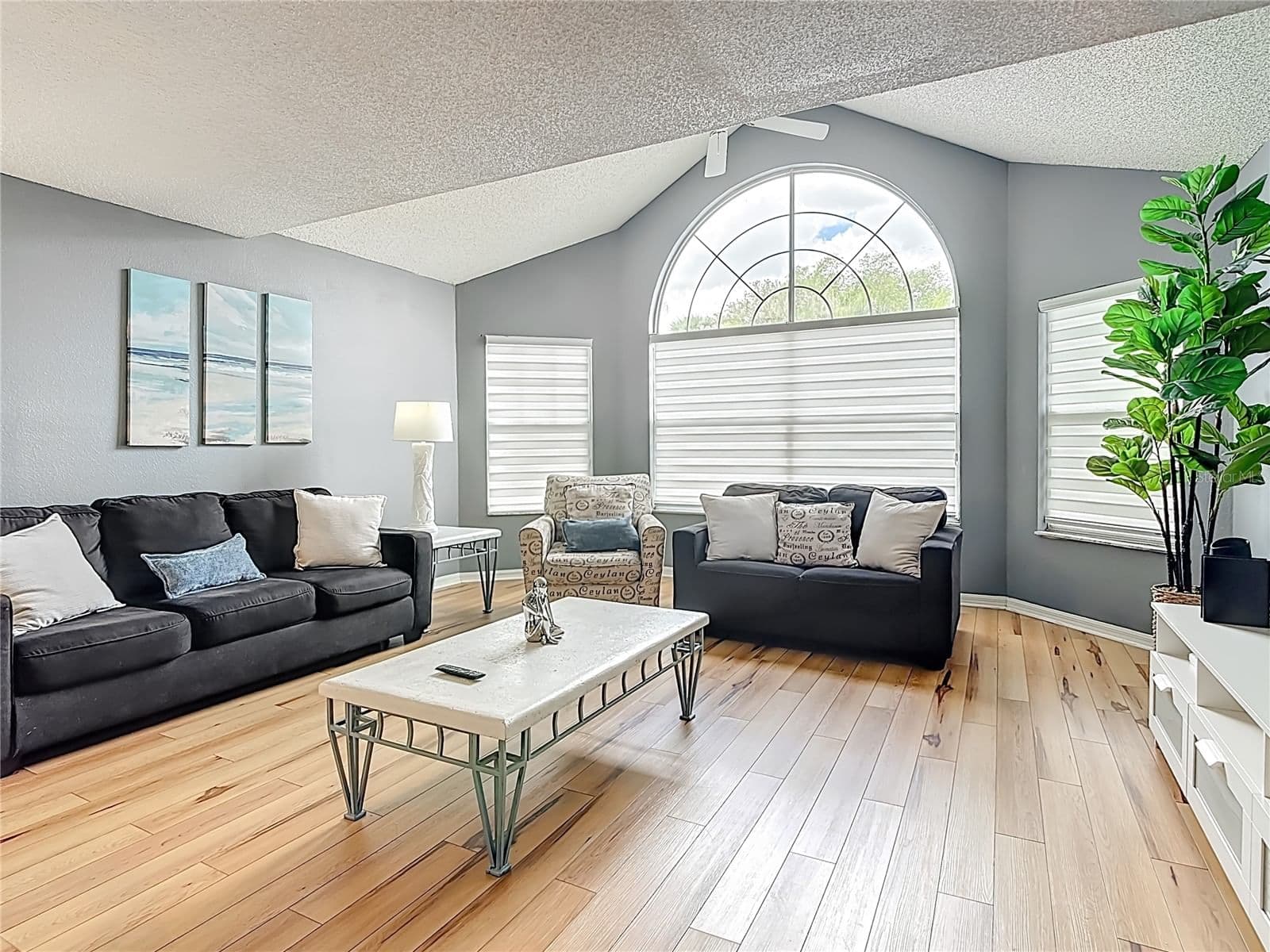 2753 POINCIANA 4