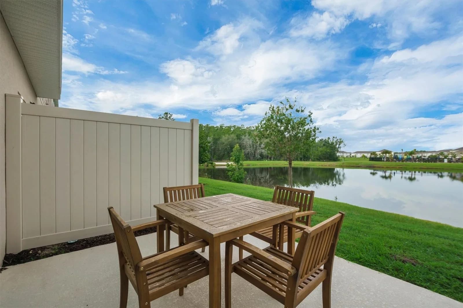 2256 PORTRAIT STREET 4