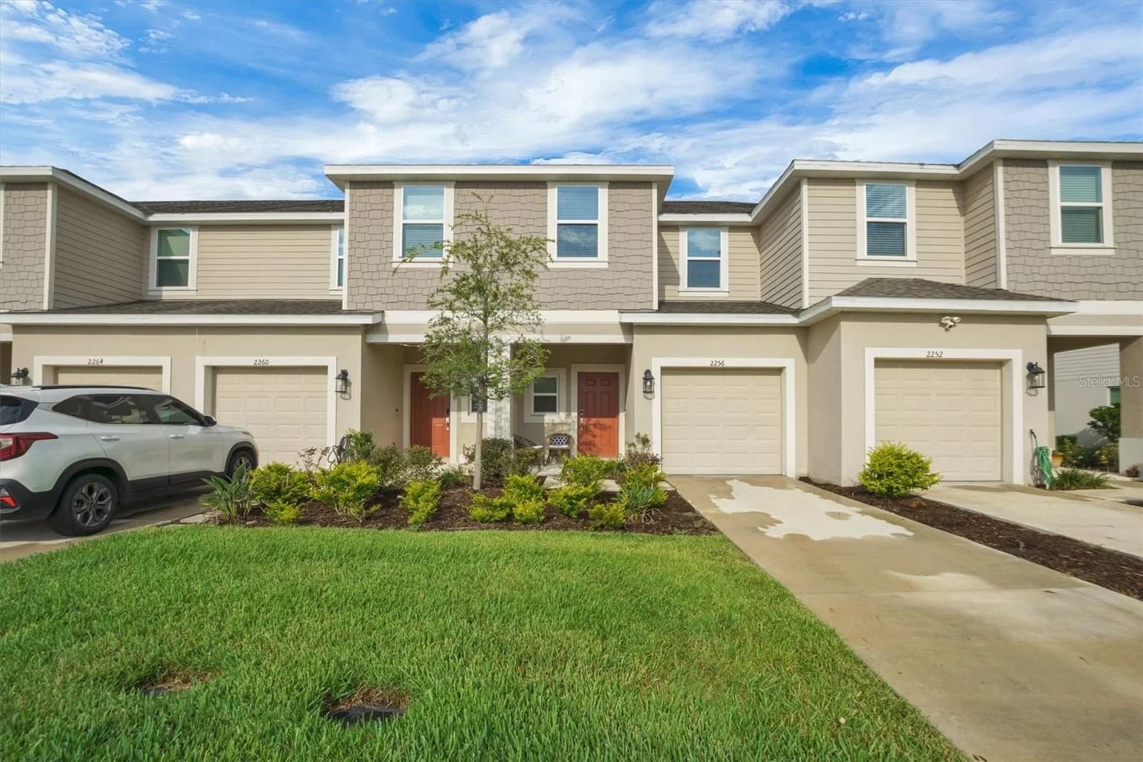 2256 PORTRAIT STREET 2