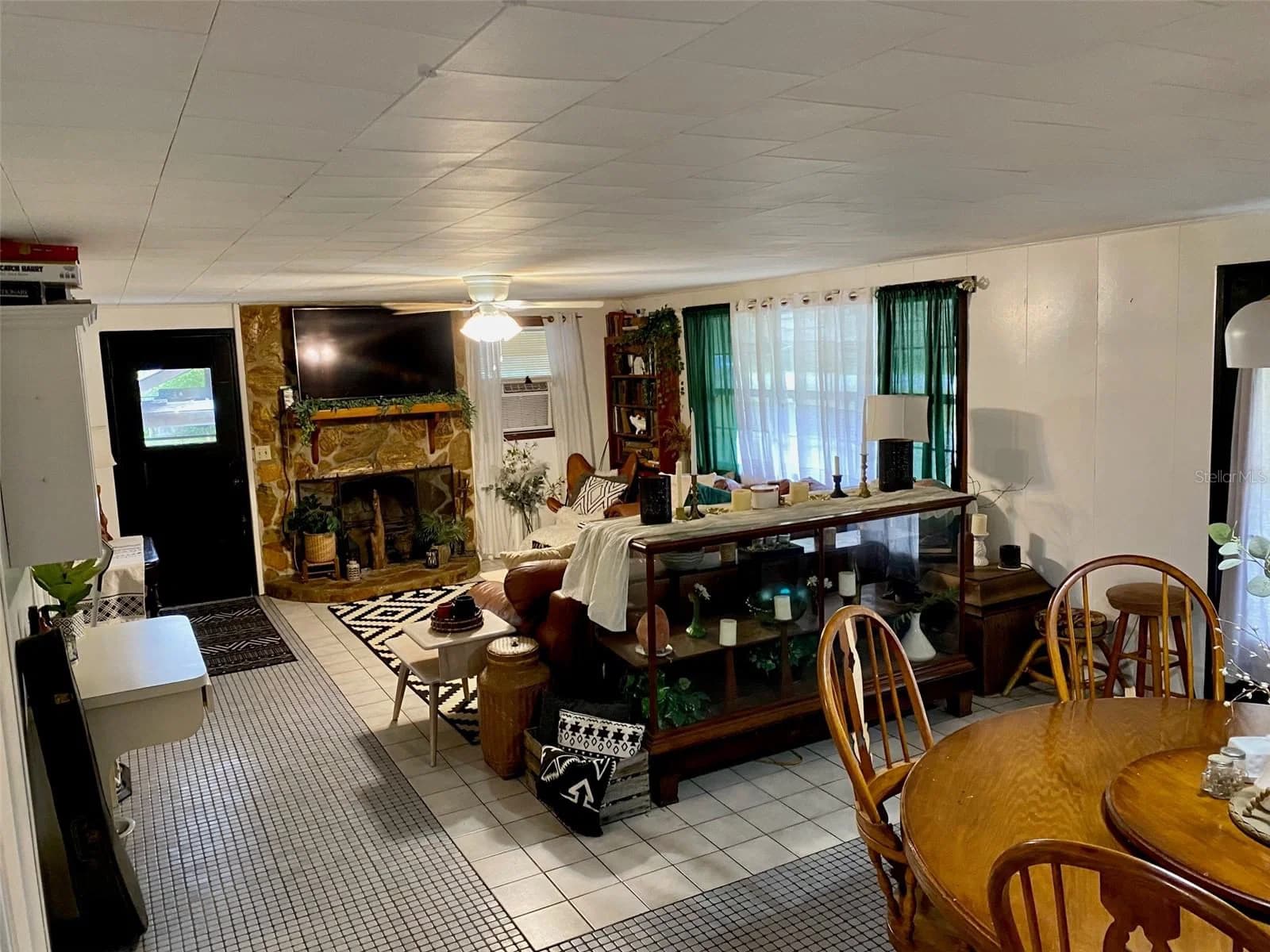 3801 US HIGHWAY 17 92 4