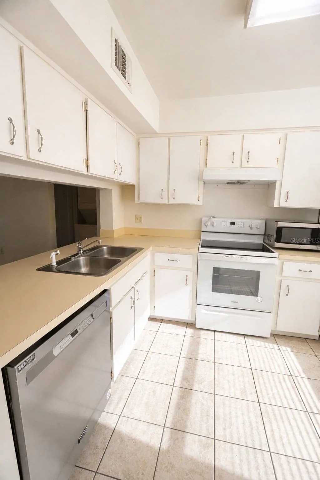 3244 CANDLE RIDGE Drive #202 5