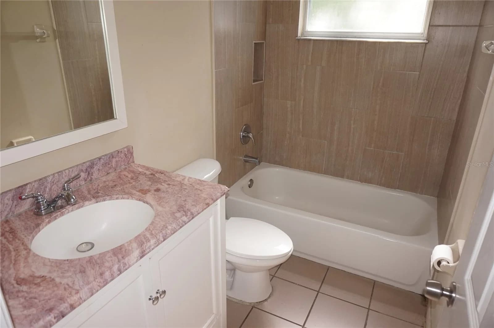 2749 POINCIANA 4
