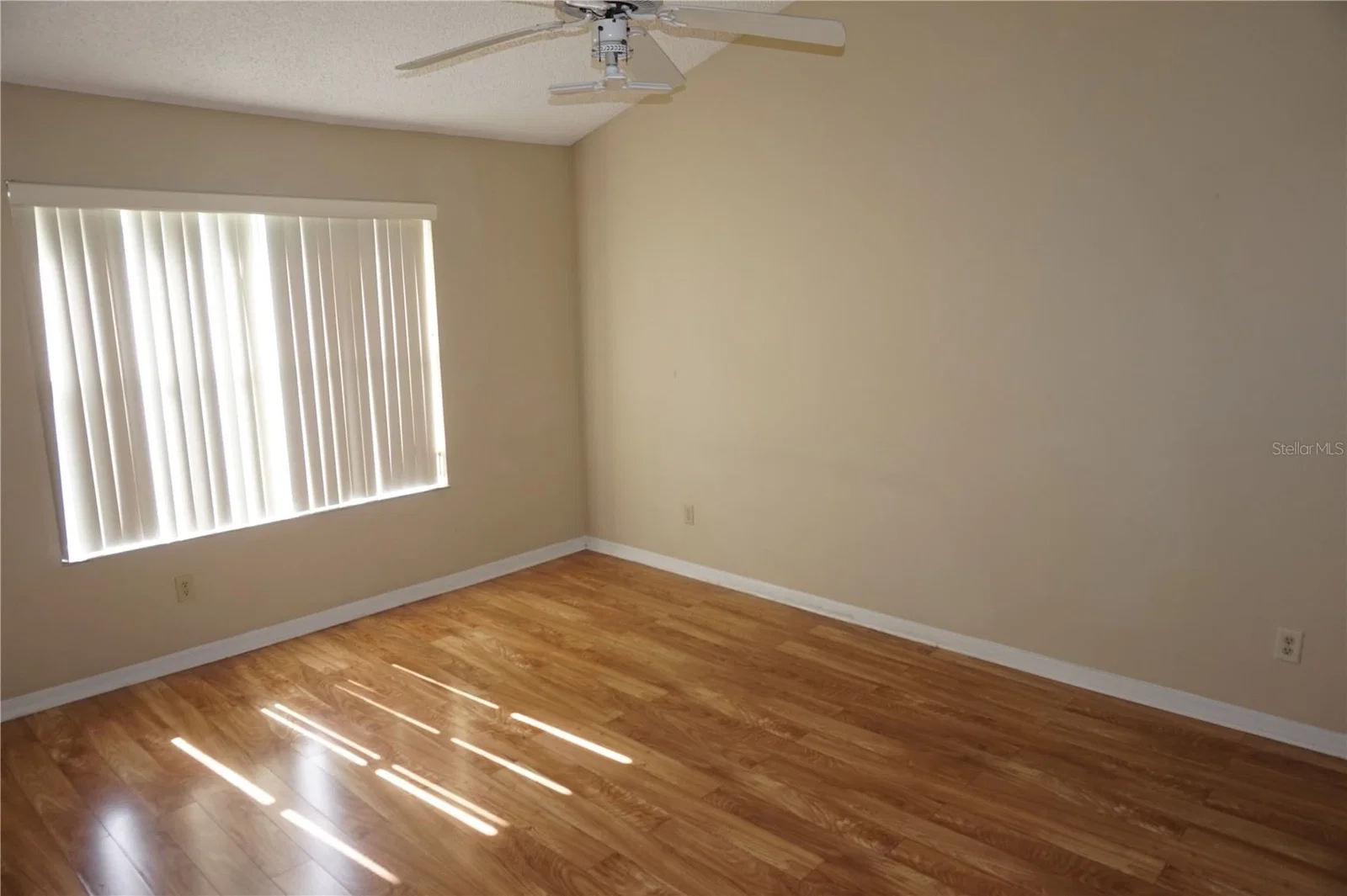 2749 POINCIANA 5