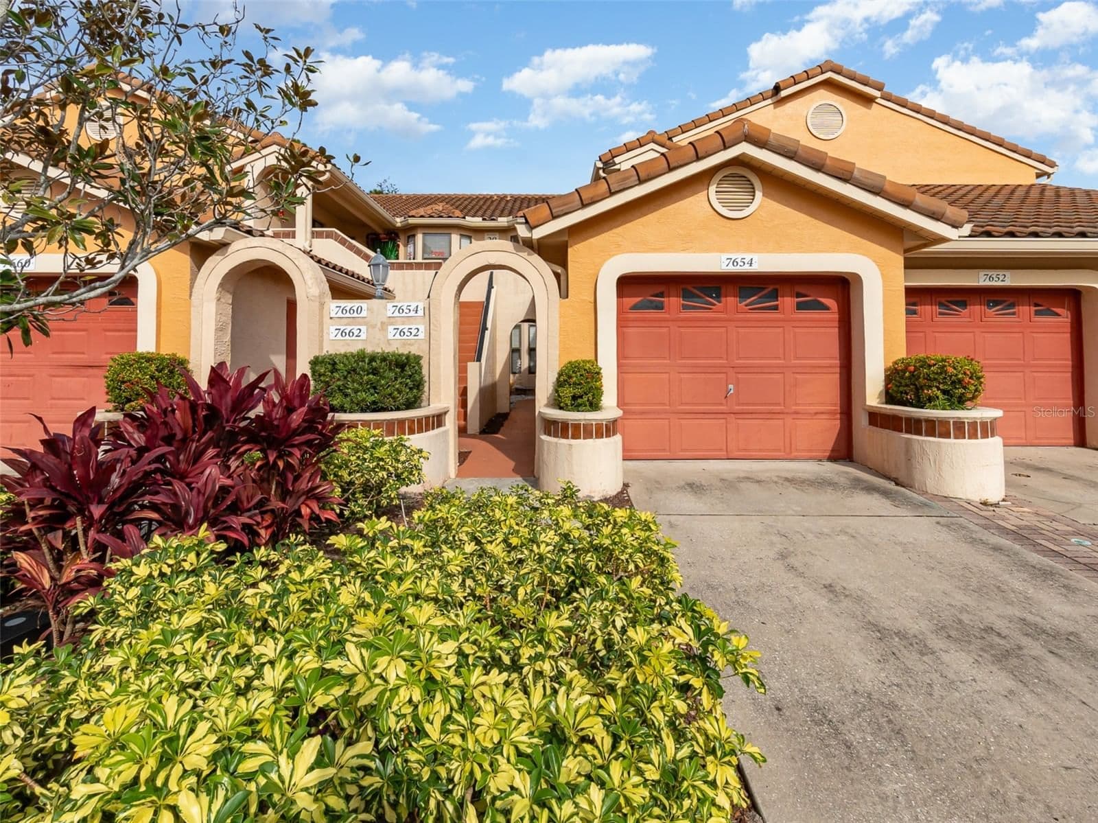 7654 SUGAR BEND DR, Orlando, FL 32819