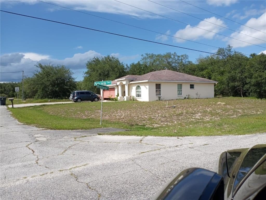 1417 PUNTA GORDA Court, Kissimmee, FL 34759 2