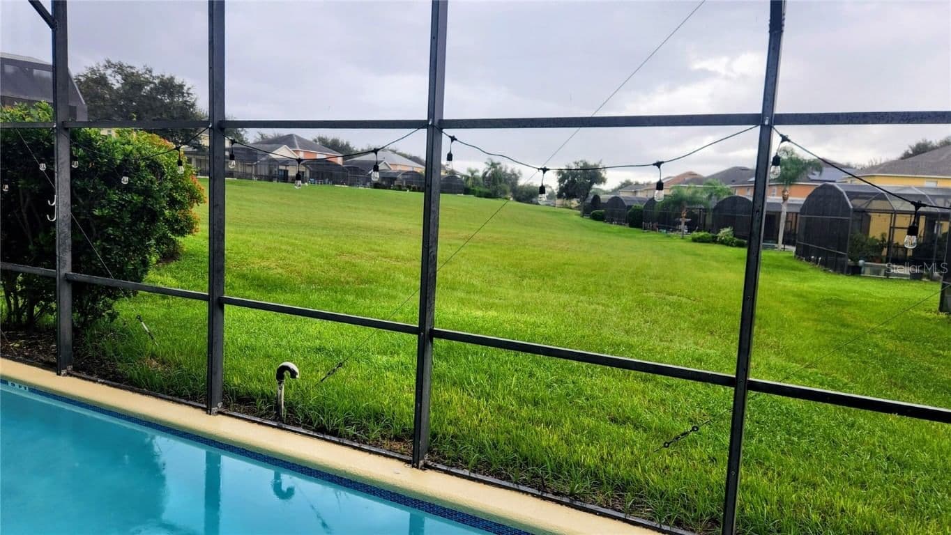 2605 EMERALD ISLAND Boulevard 4