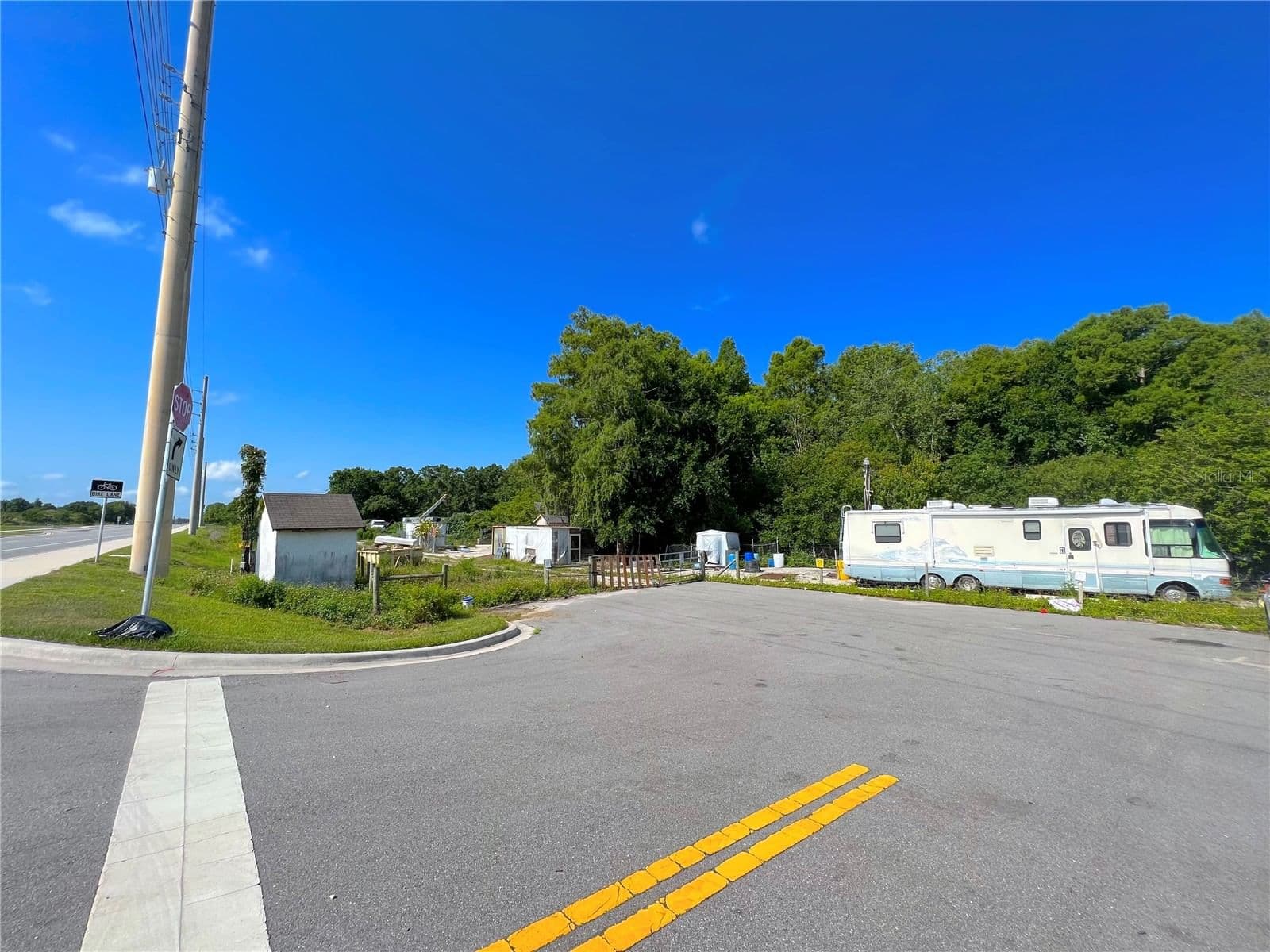 200 N HOAGLAND Boulevard 5