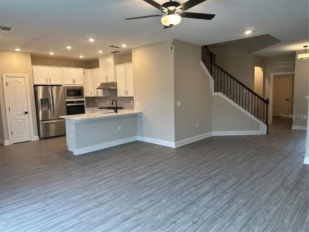 1390 GREENFIELD Loop 5