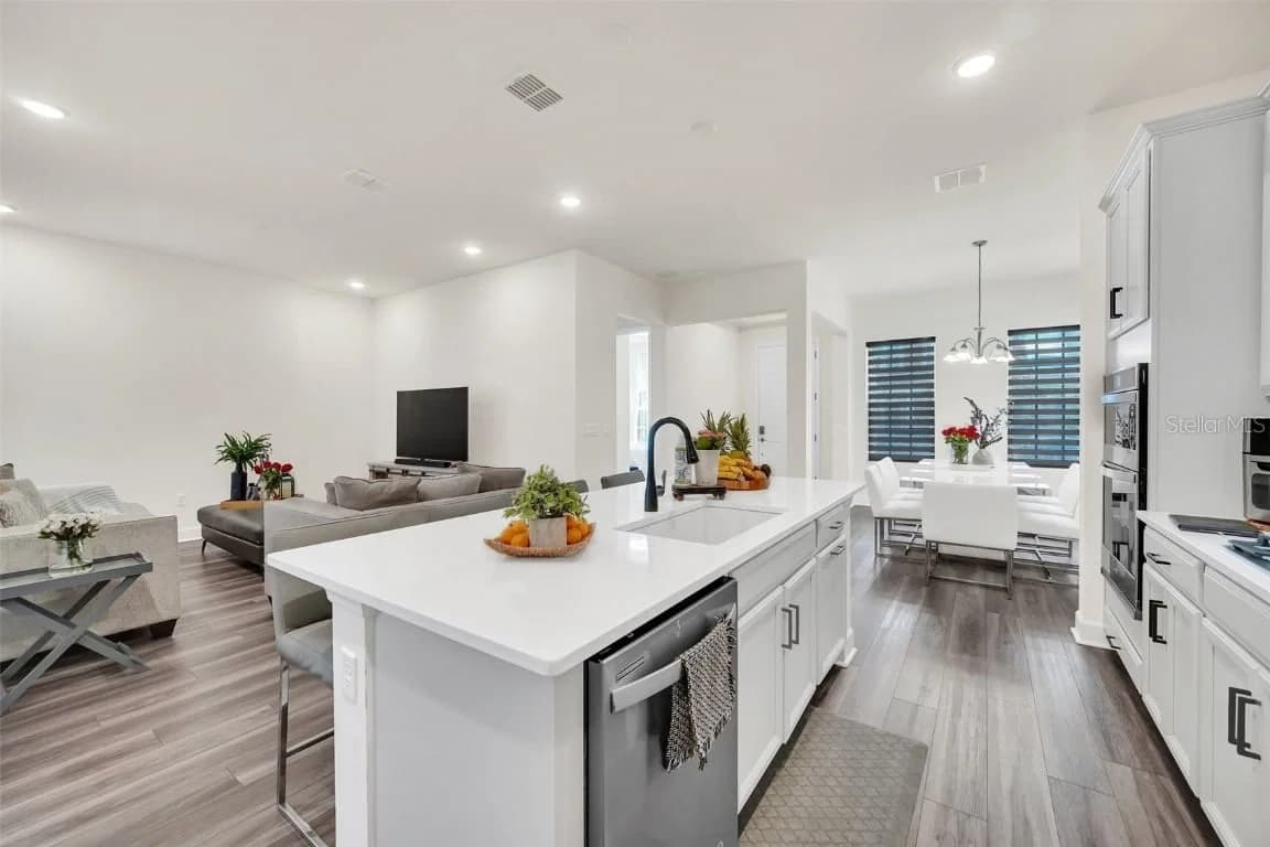 7401 LEVEE 5