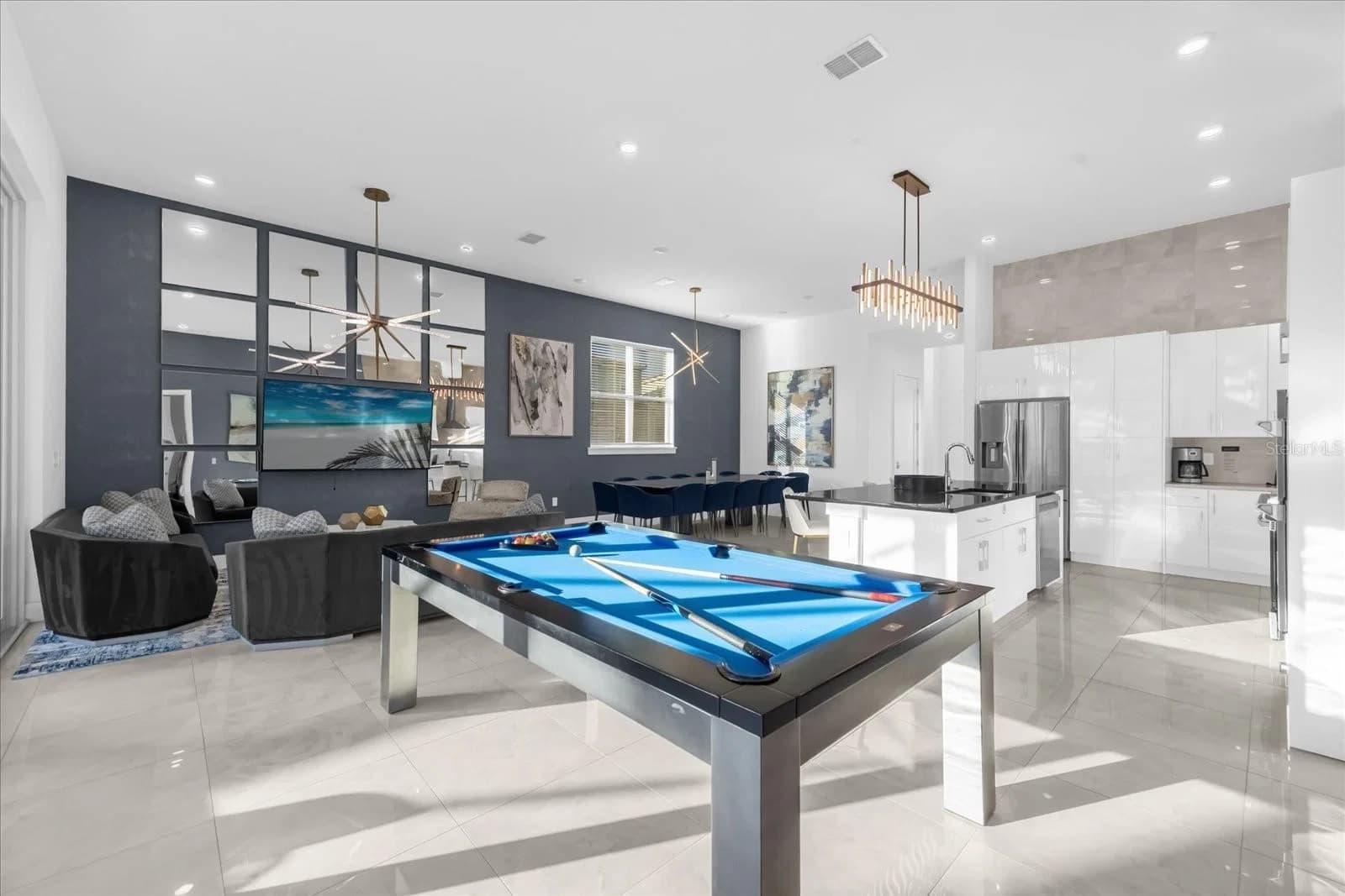 2137 PINE OAK 4