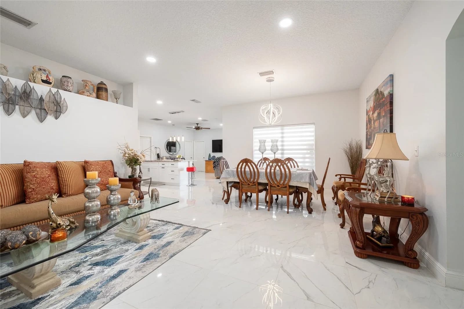 3200 VICTORIA Drive 4
