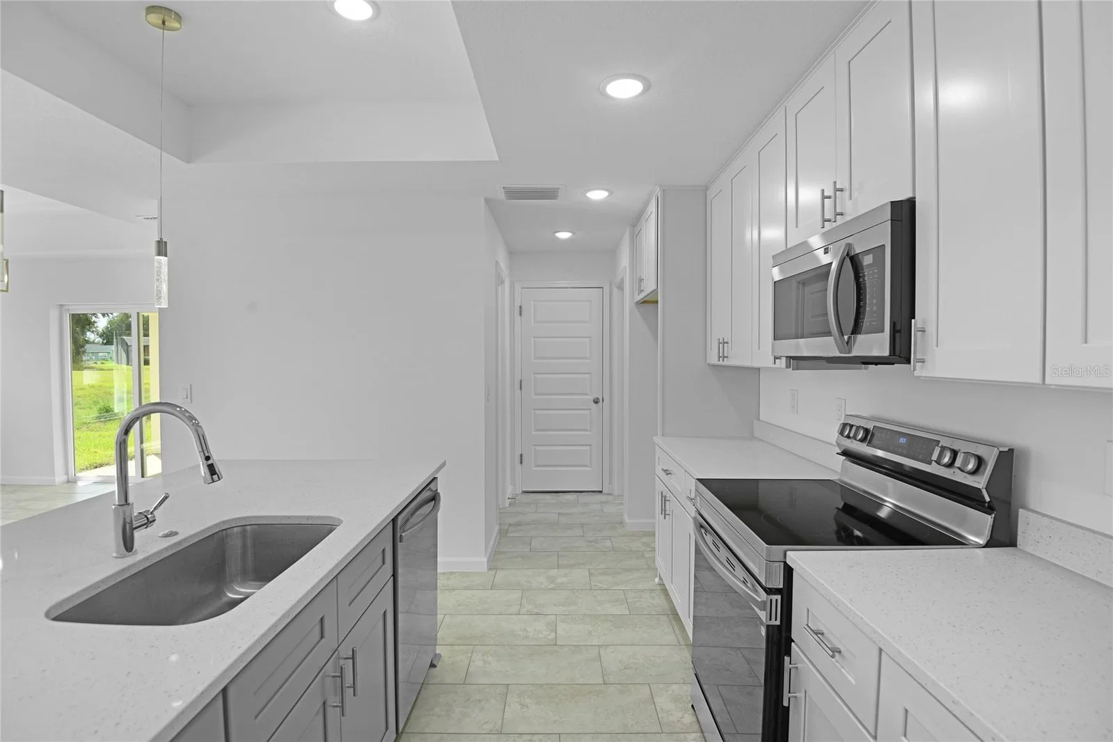 878 NELSON Drive 4