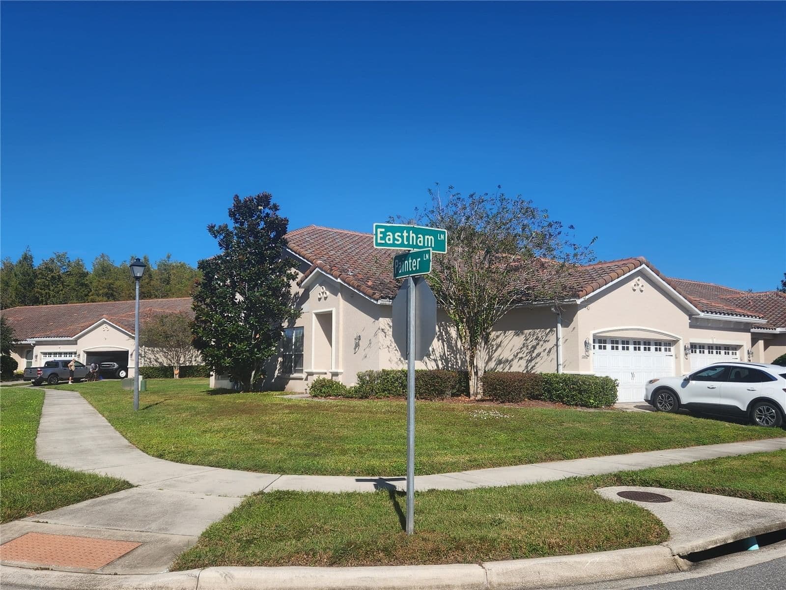 2852 EASTHAM 4