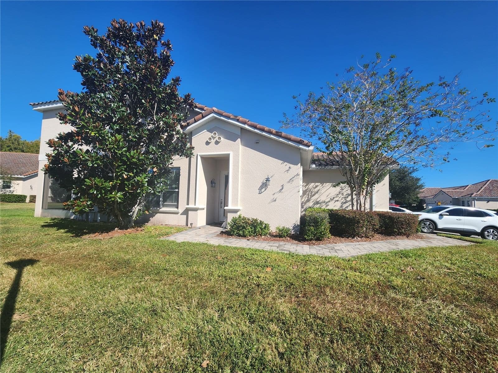 2852 EASTHAM 5