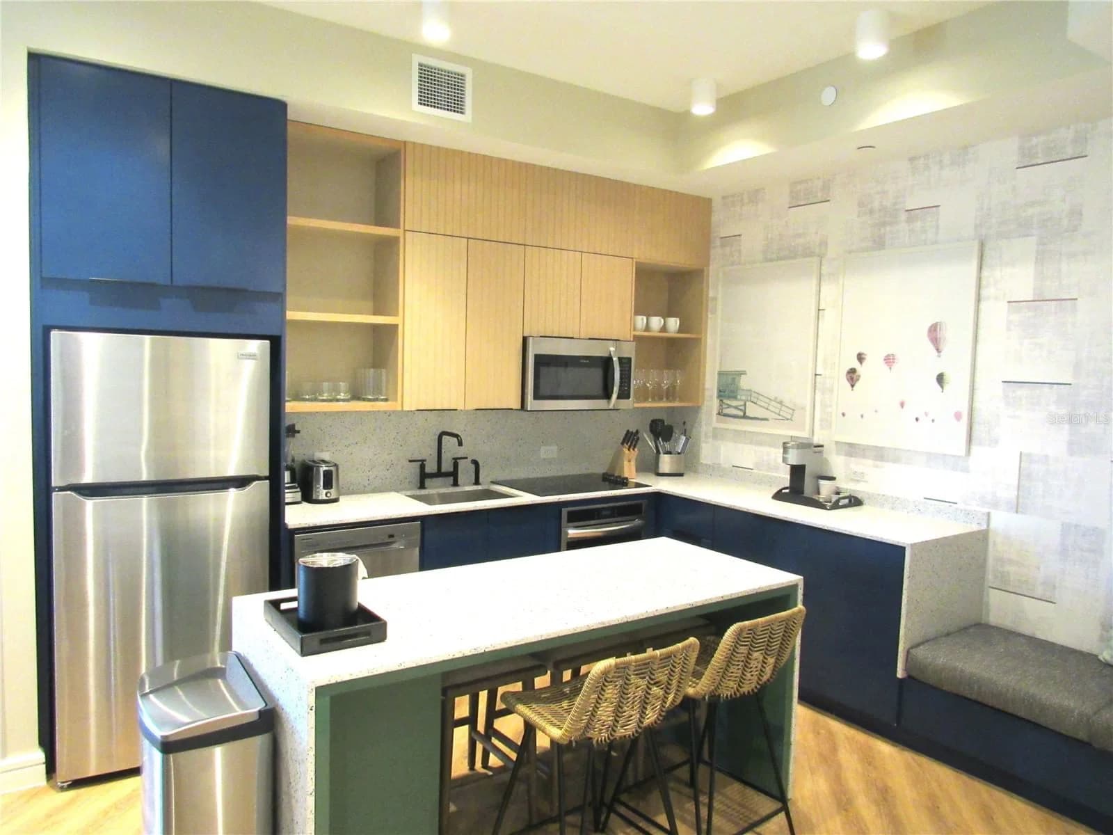 3151 SUNSET WALK DR 4