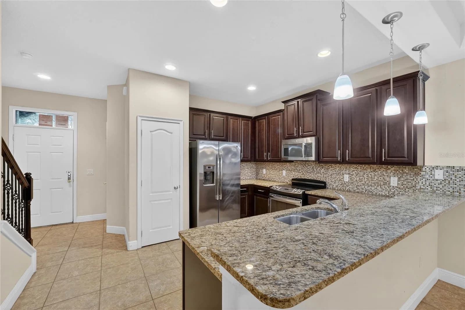 8087 BROOKSVILLE 3
