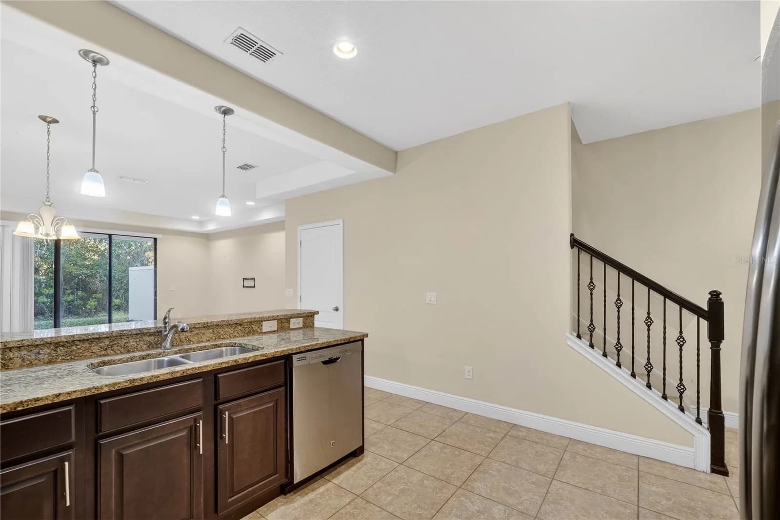 8087 BROOKSVILLE 5