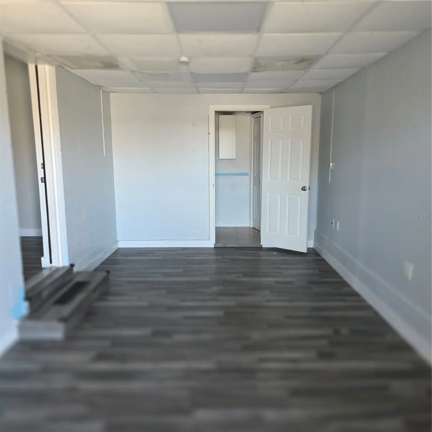 60 SEMORAN Boulevard 4