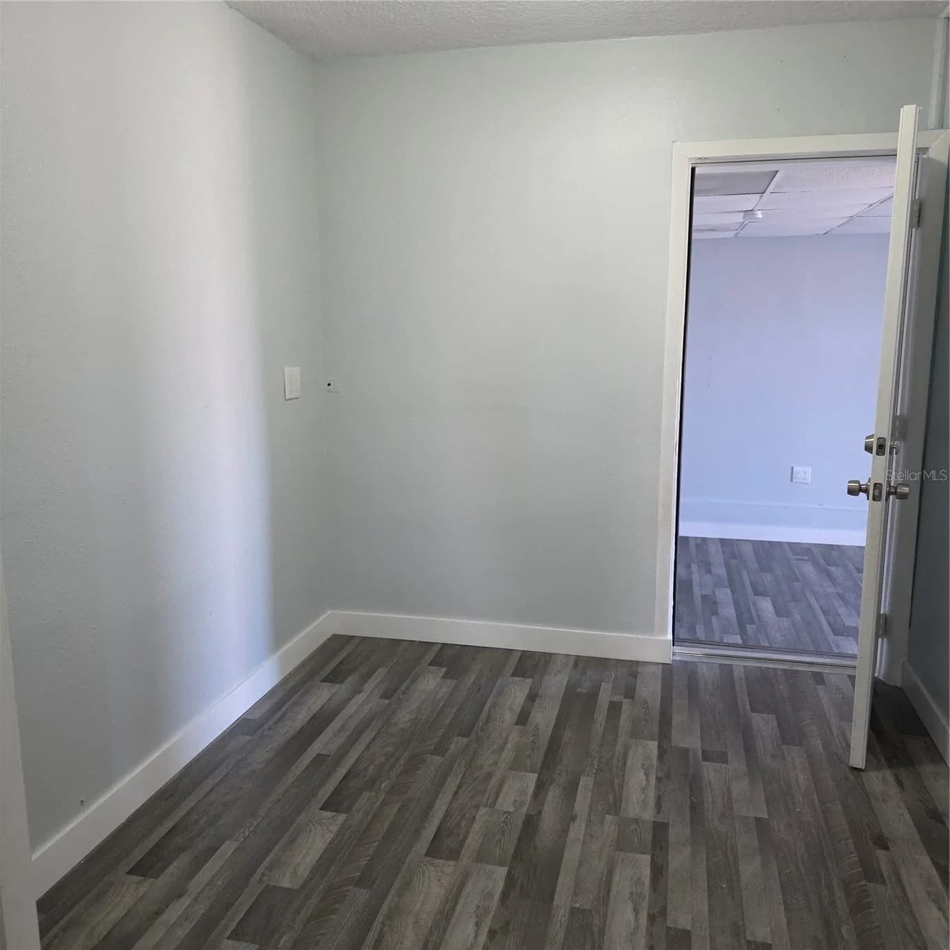 60 SEMORAN Boulevard 5