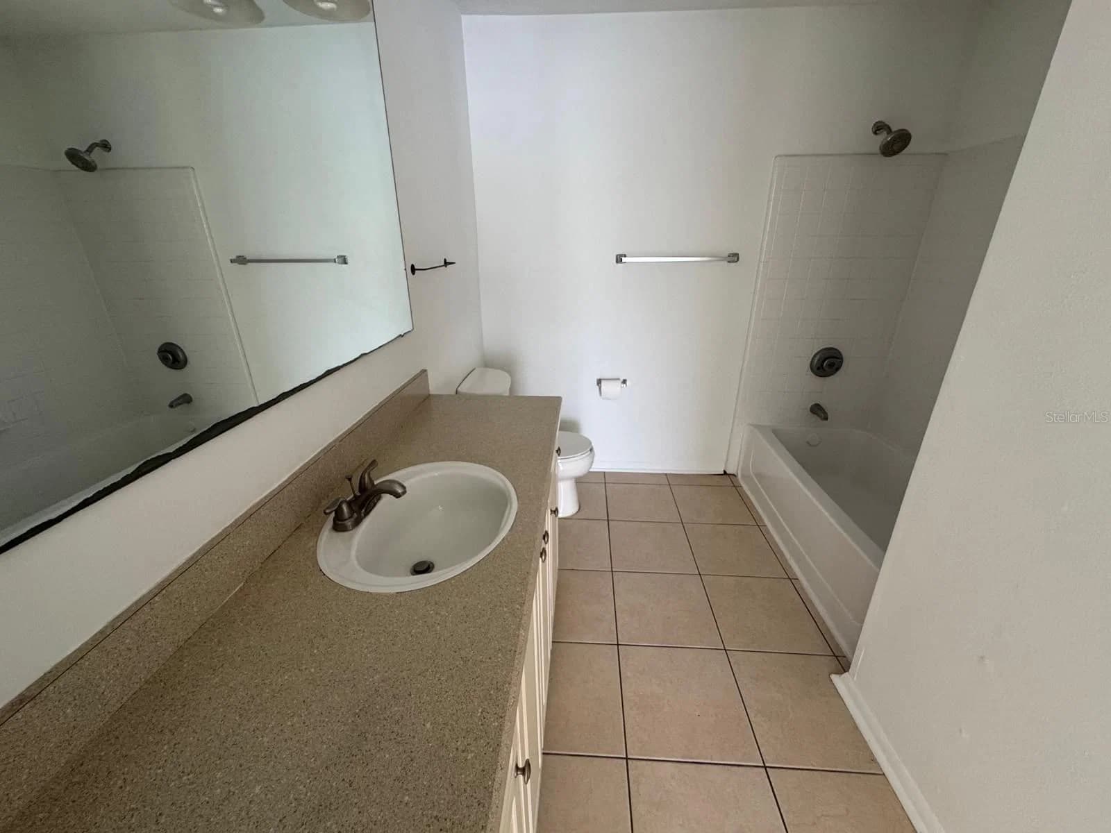 1222 BERMUDA LAKES 4