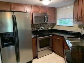 1948 LAKE ATRIUMS Circle #115 4
