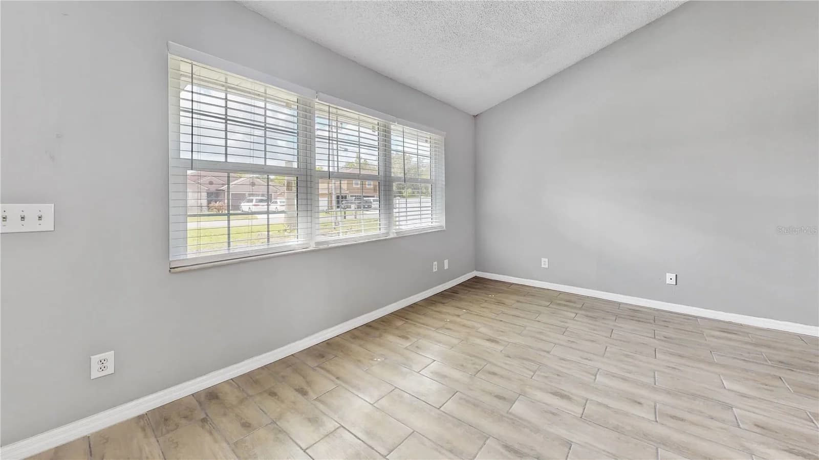 305 MEDINA, Kissimmee, FL 34758 3