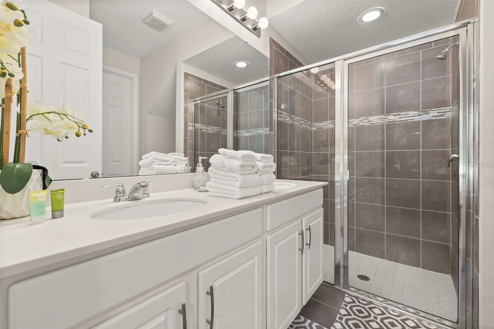 1539 CAREY PALM 4