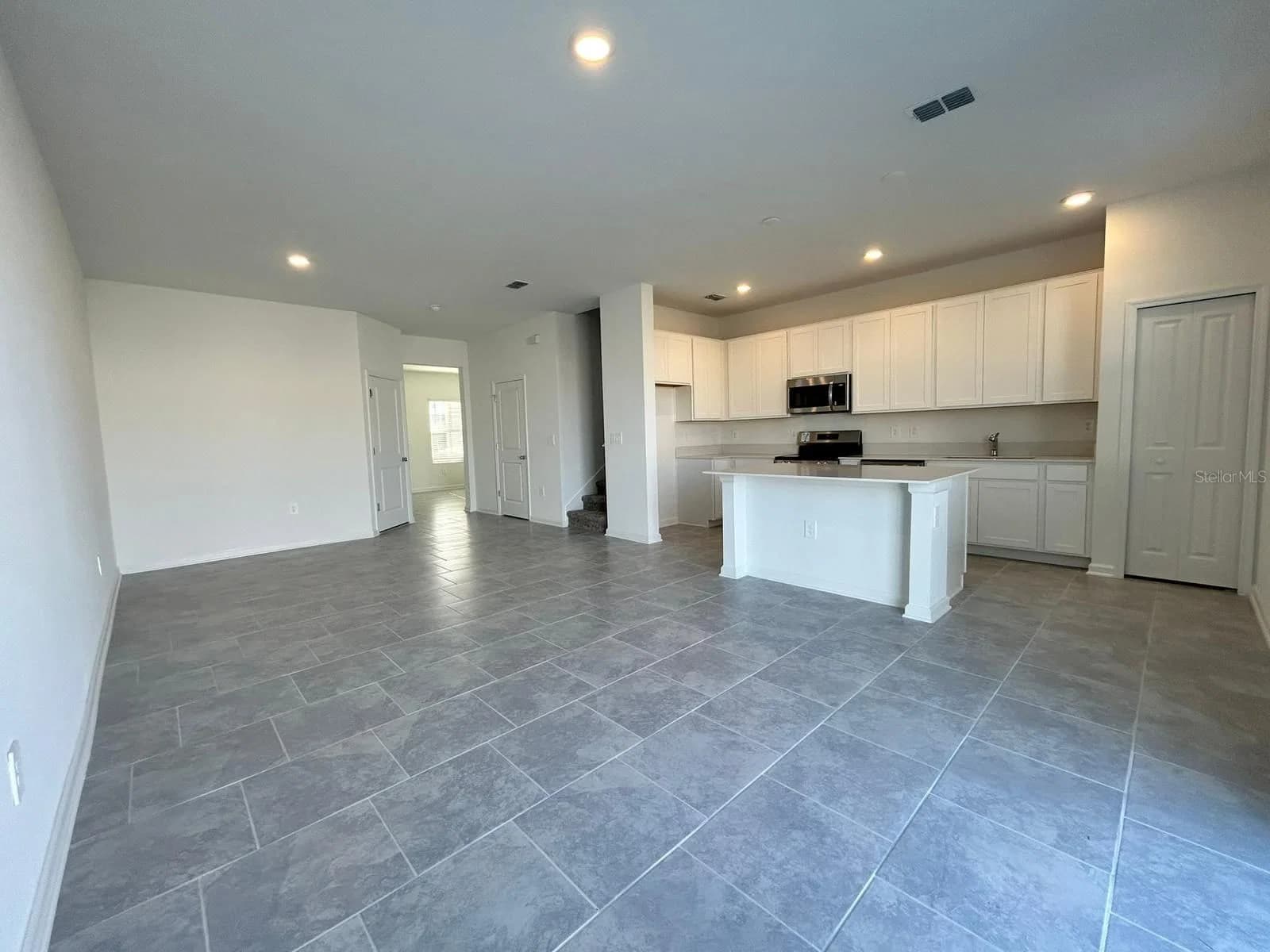 3019 CHANTILLY 3