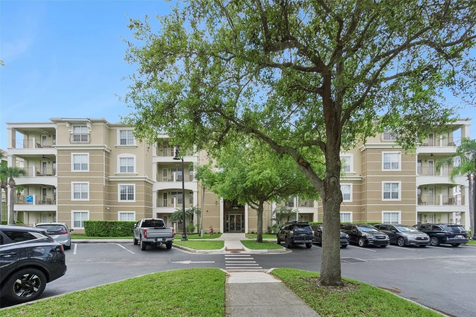4816 CAYVIEW Avenue #201, Orlando, FL 32819 2