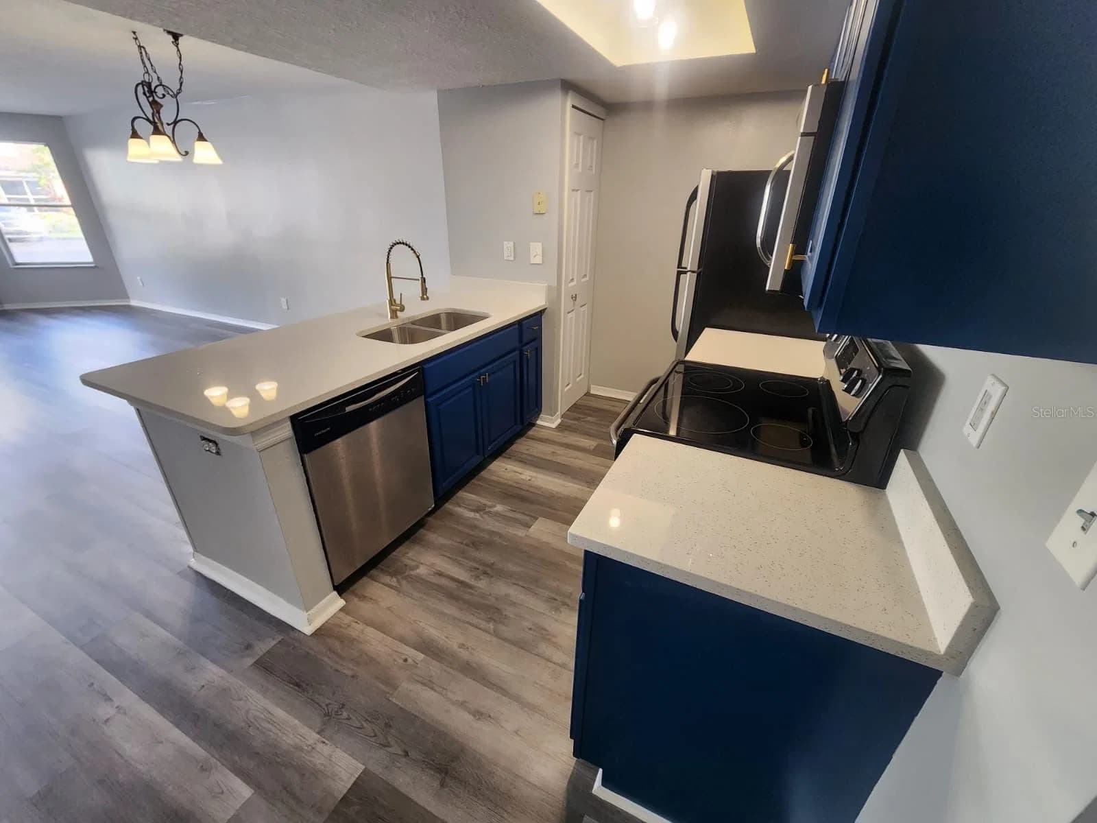 2745 POINCIANA 4