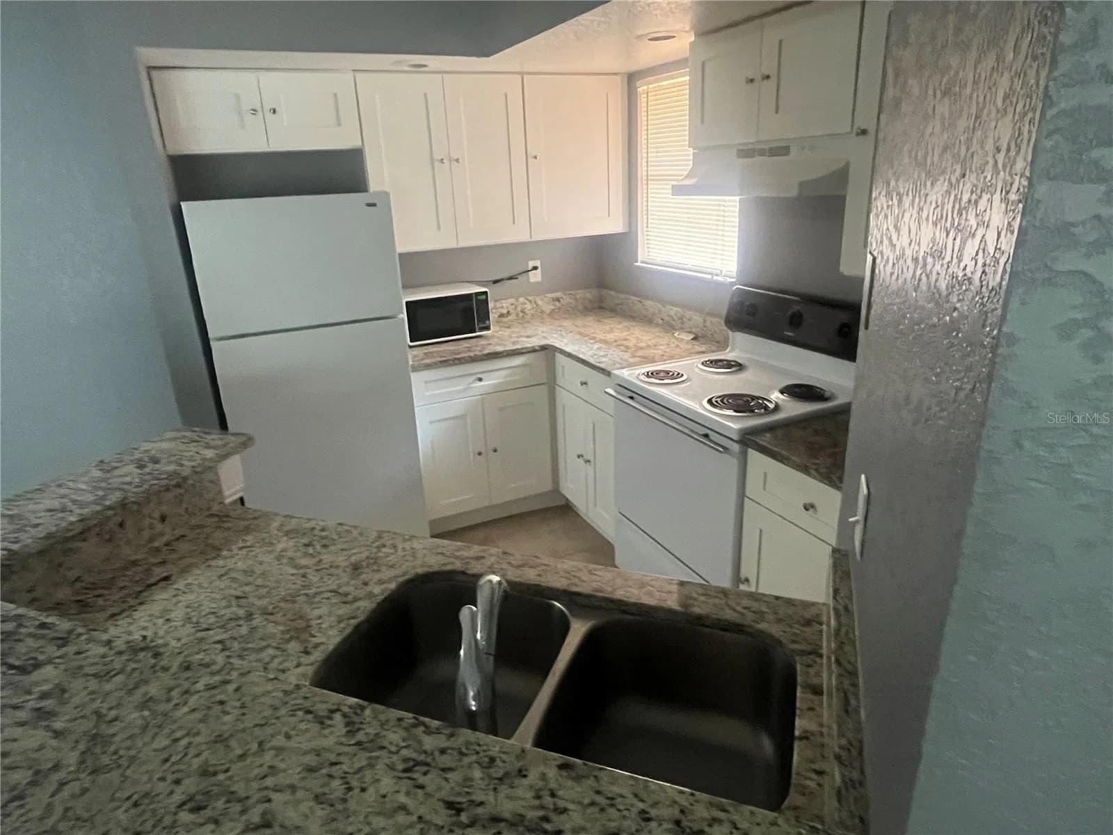 4548 COMMANDER Drive #1412 5