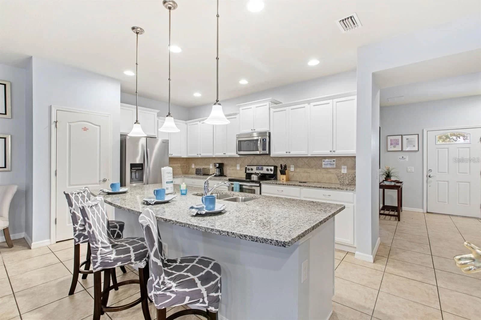2015 MAJORCA DRIVE, Kissimmee, FL 34747 3