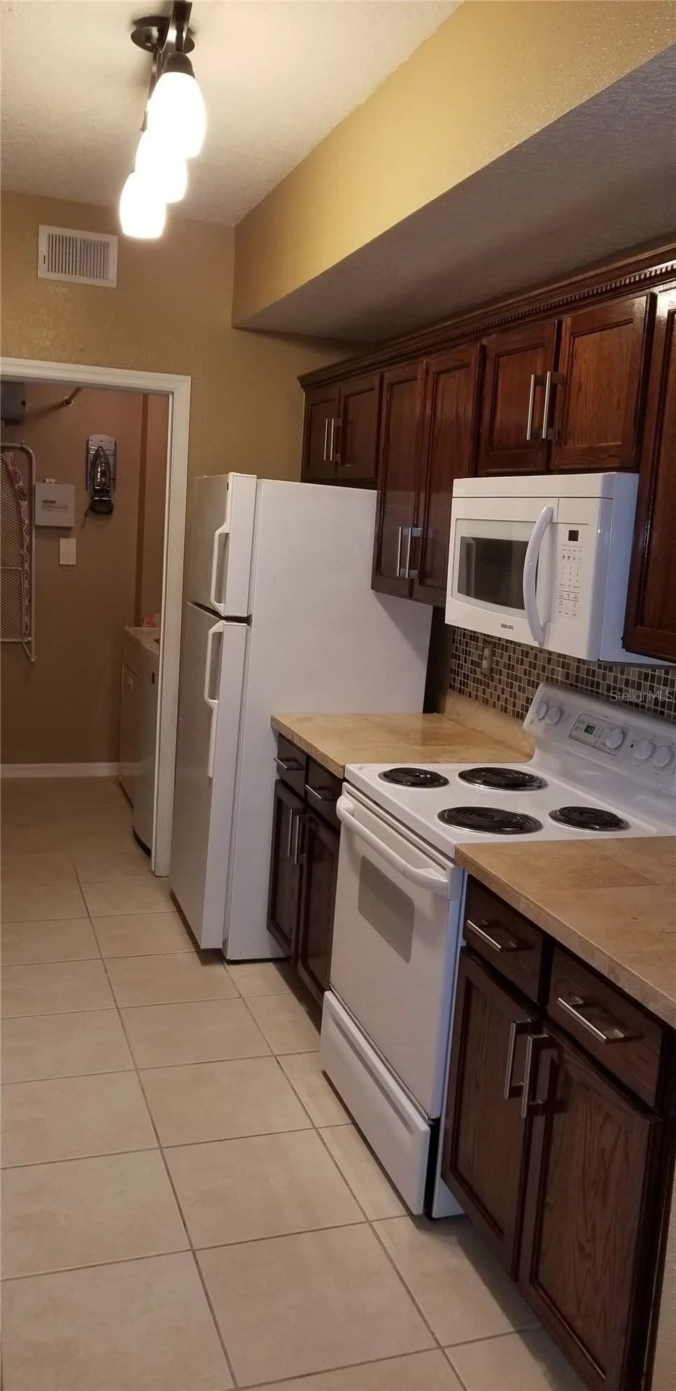 5542 METROWEST Boulevard #106 5