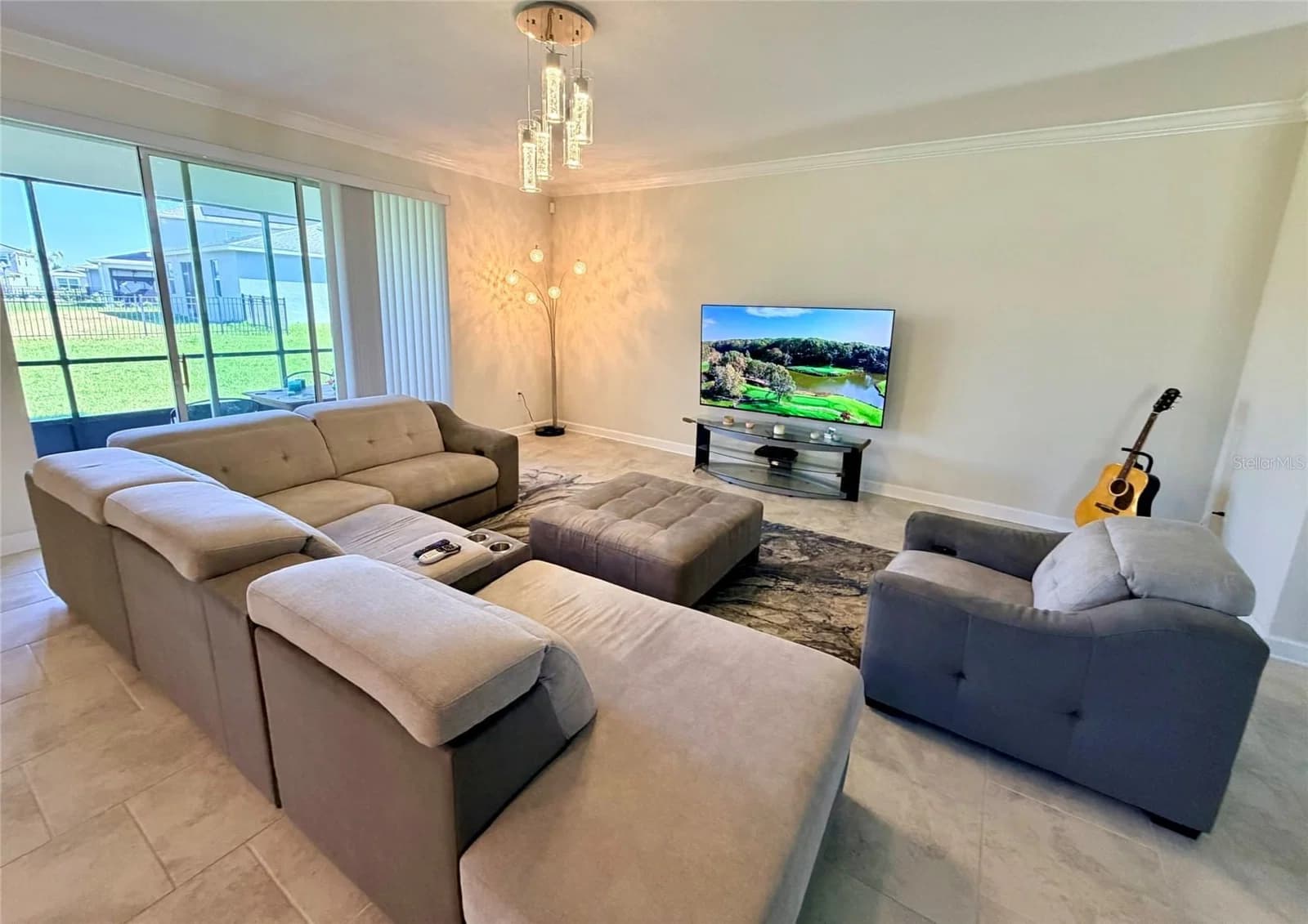2572 CAMDEN PARK 3
